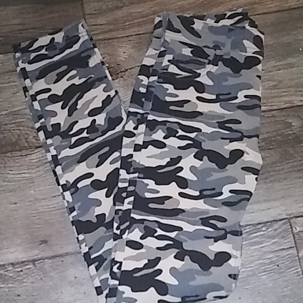 Camo Skinny Pants